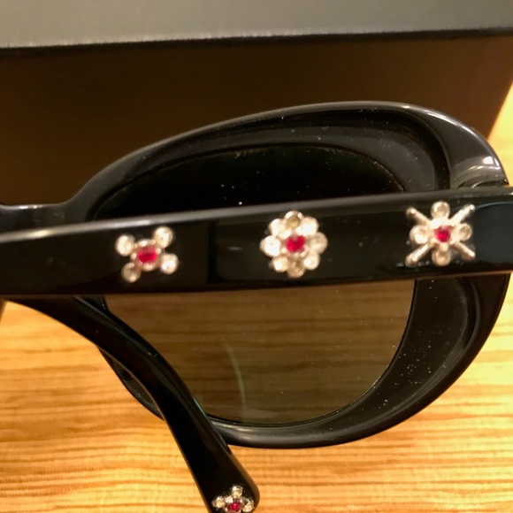 Authentic Chanel Cat Eye Sunglasses with Swarovski - Picture 4 of 8